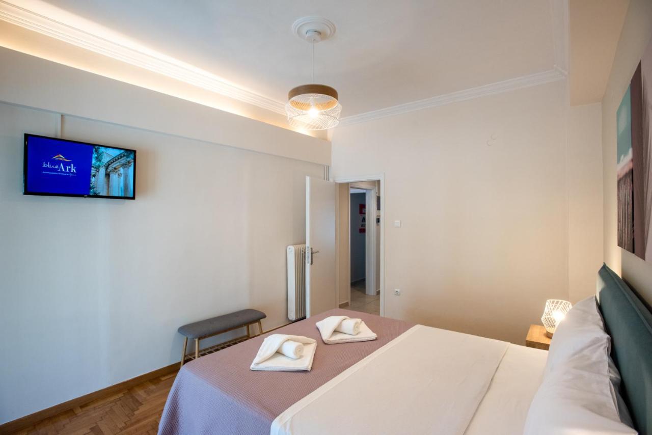 Blue Ark Wanderlust Apartment Атина Екстериор снимка