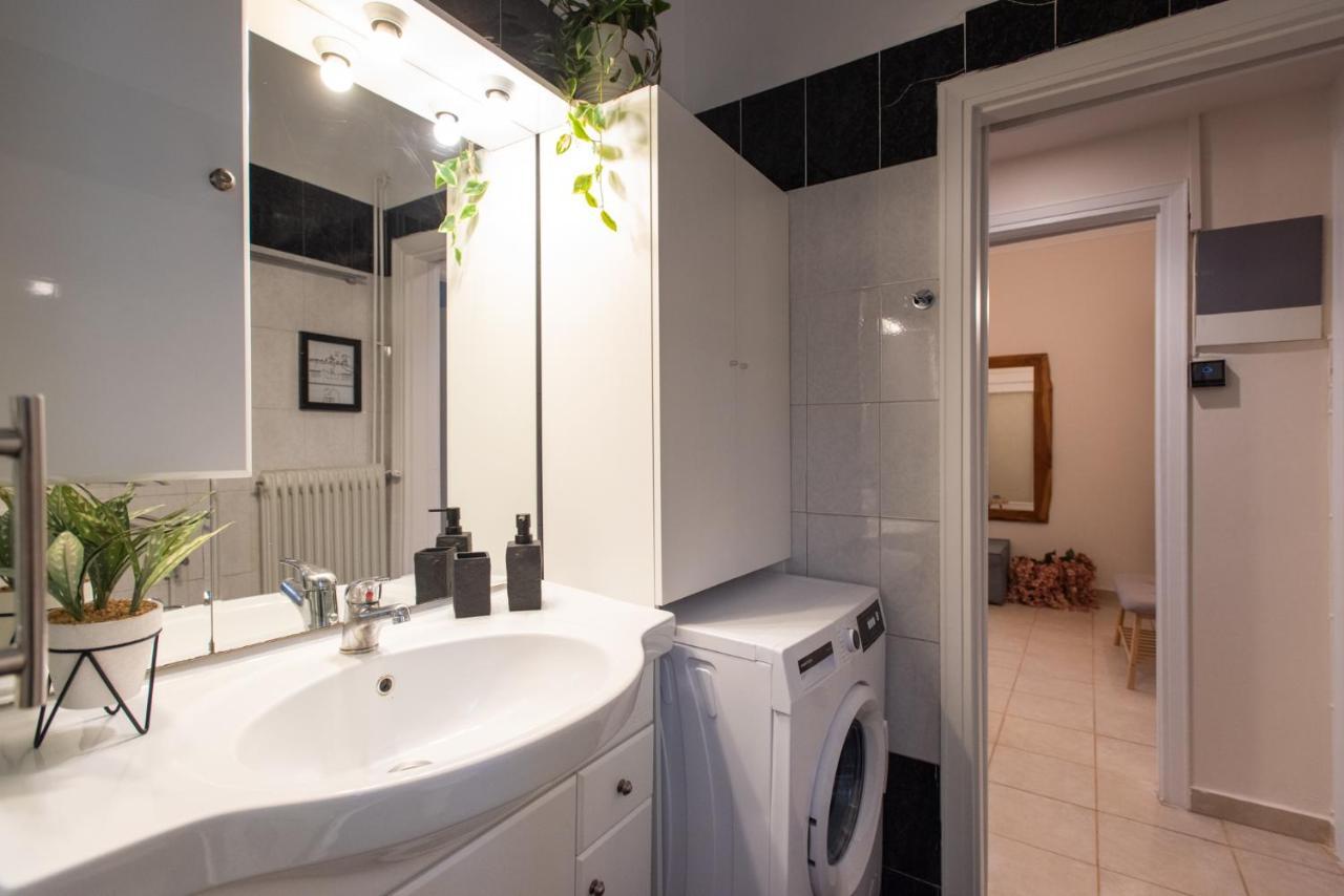 Blue Ark Wanderlust Apartment Атина Екстериор снимка