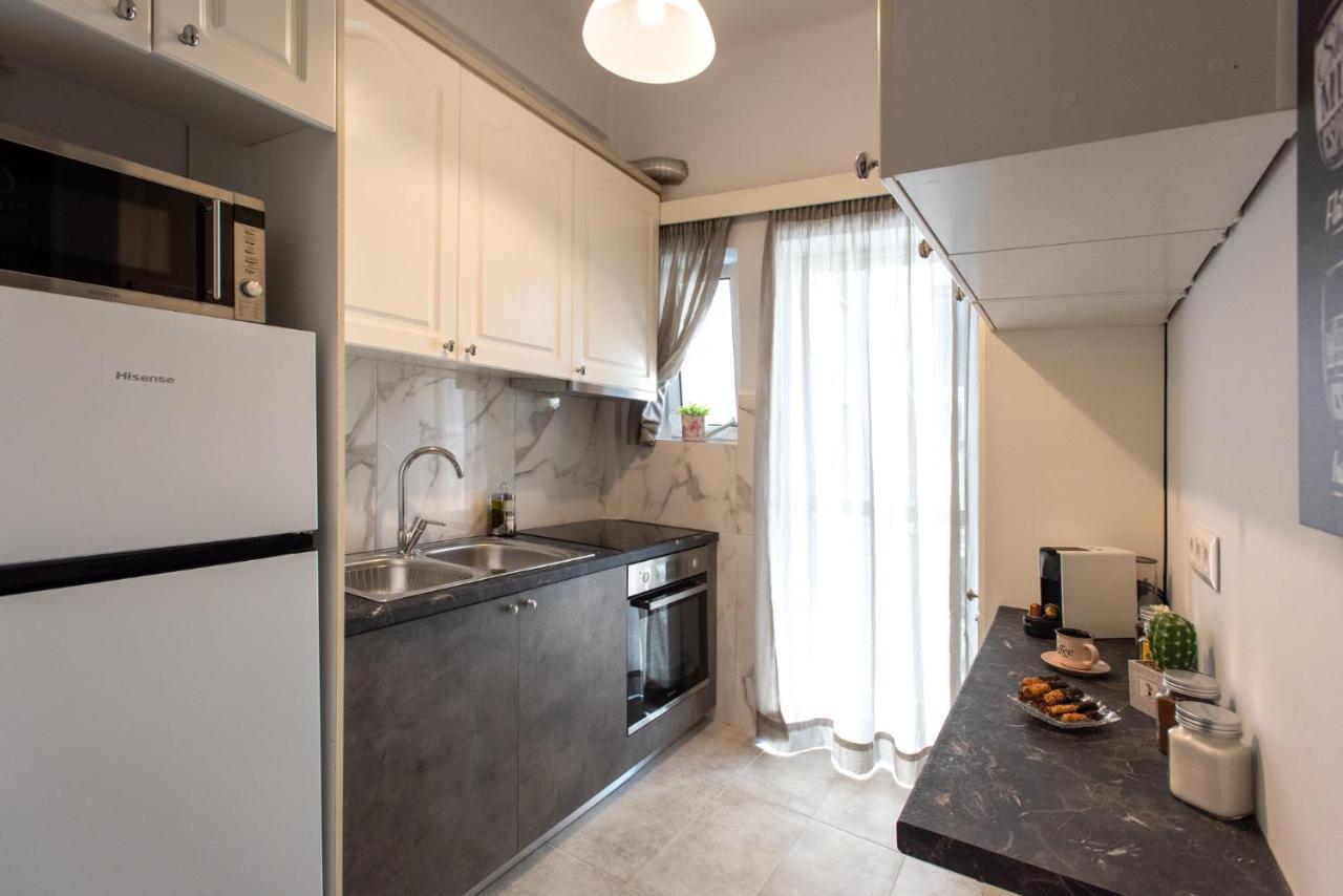 Blue Ark Wanderlust Apartment Атина Екстериор снимка